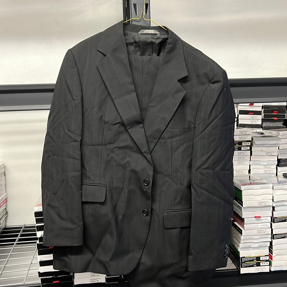 Men’s Haggar suit, pants and blazer Black Pinstripe